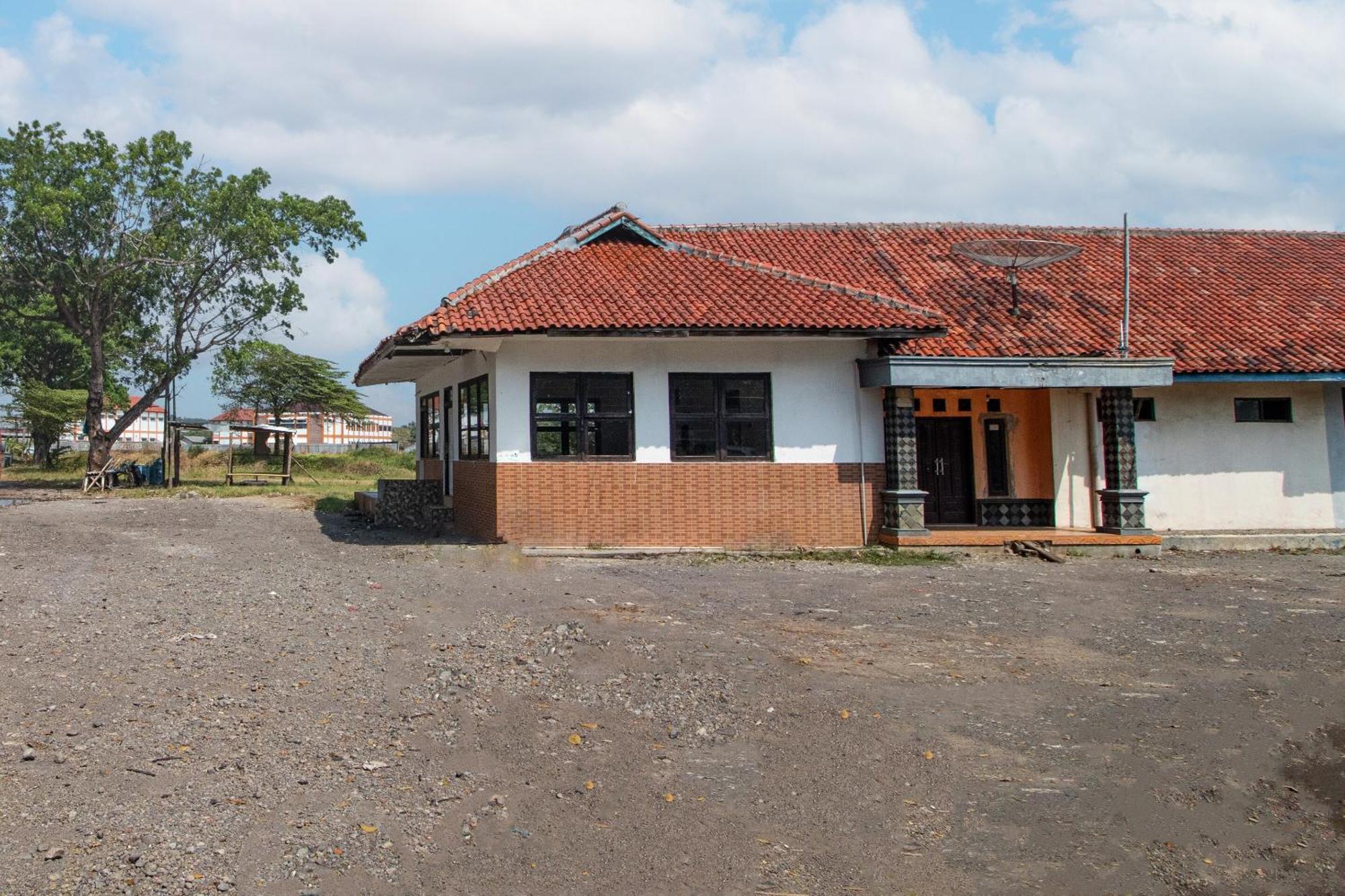 Spot On 92832 Al Mahira Syariah Hotel Majalengka Exterior photo